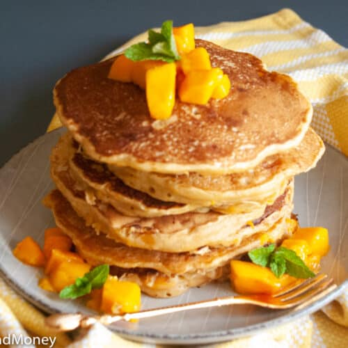 Vegan mango pancakes